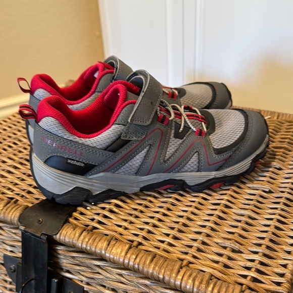 Kids' Merrell Athletic and Hiking Shoes - Picture 3 of 5